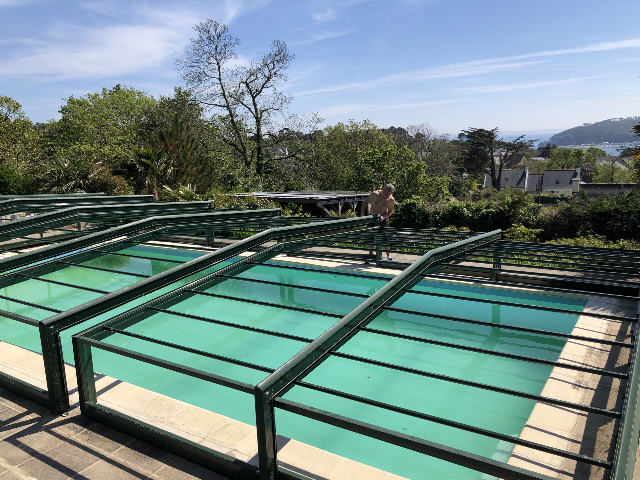 Installation d'un abri de piscine - Abri Renov