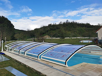 Entretien et nettoyage abri piscine haut